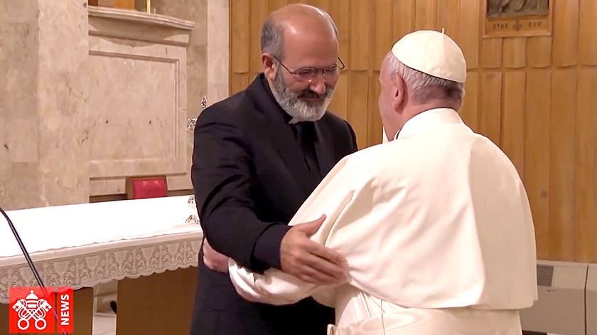 Padre. Poeta. Português