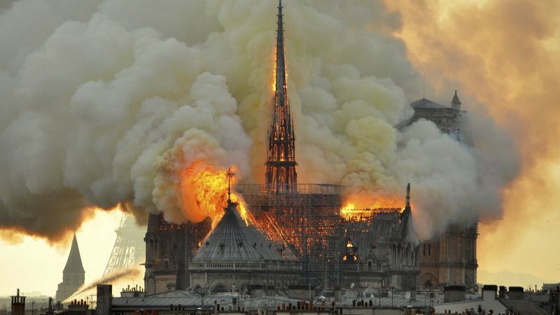 A Notre-Dame do nosso coração ocidental