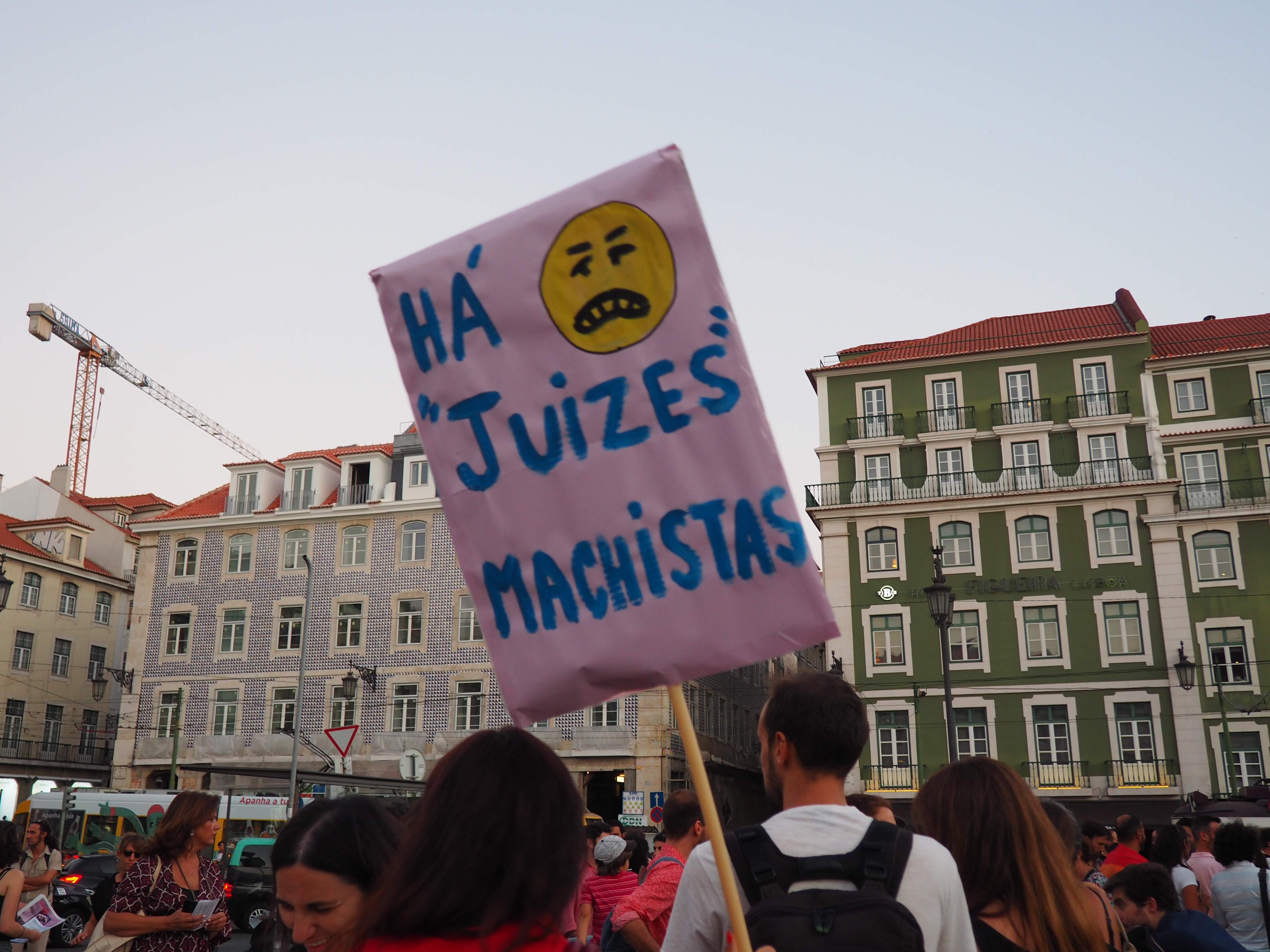 Se tem emprego, pode violar com impunidade – juíza dixit.