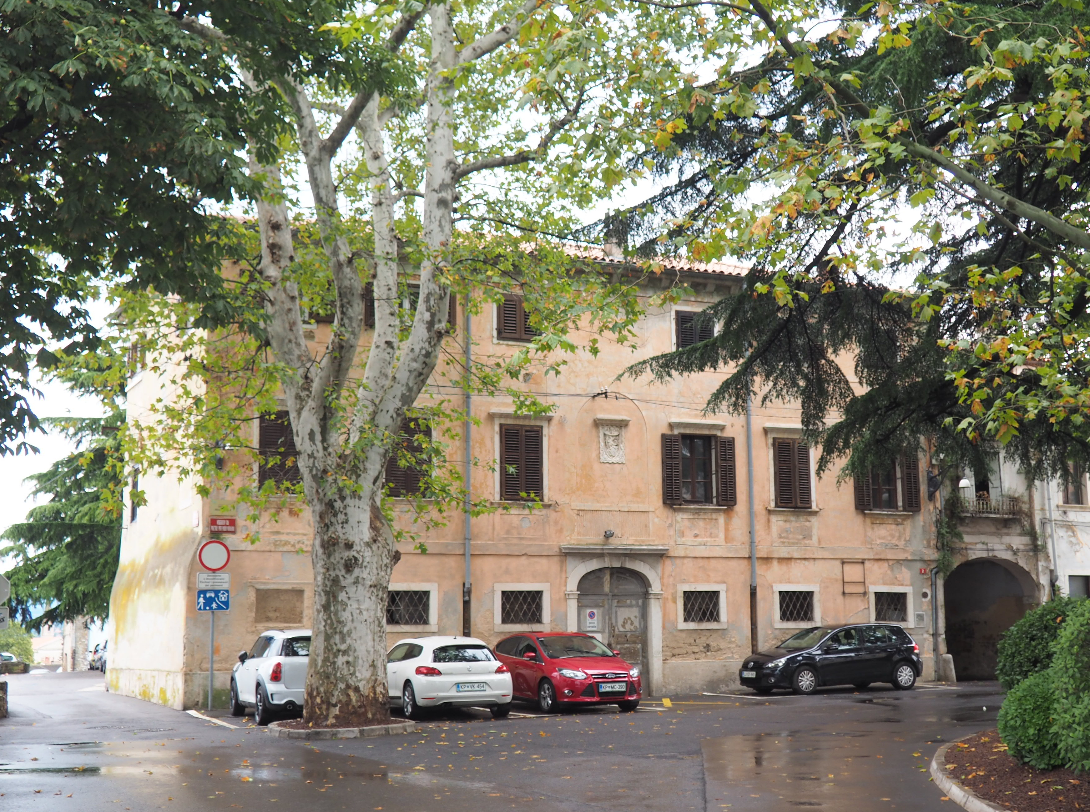 Reféns de um carro eléctrico